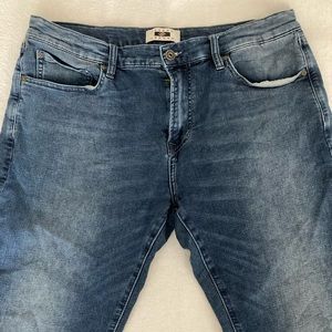 3/$30 Sale!!! Joseph Abboud slim fit men’s jeans. Size 36x32